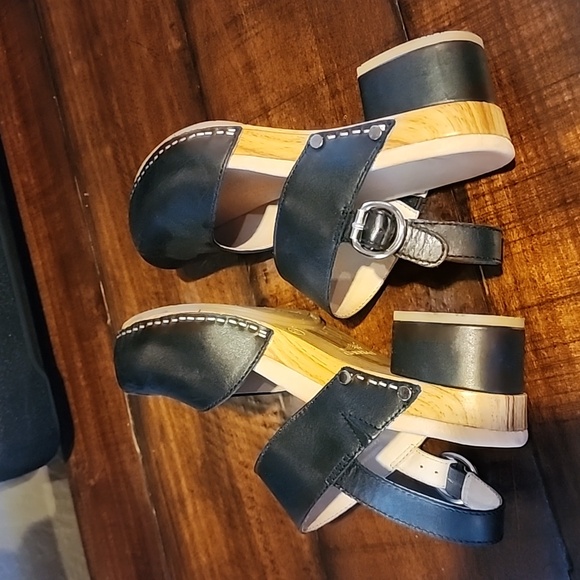 Dansko Malin Sandal/Clog - Picture 5 of 10